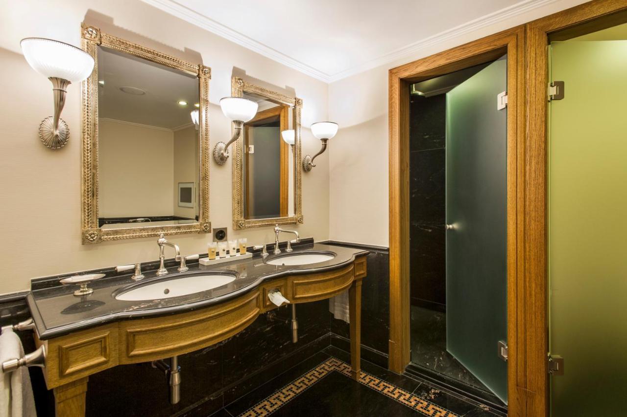 Grand Hotel Les Trois Rois Basilea Exterior foto