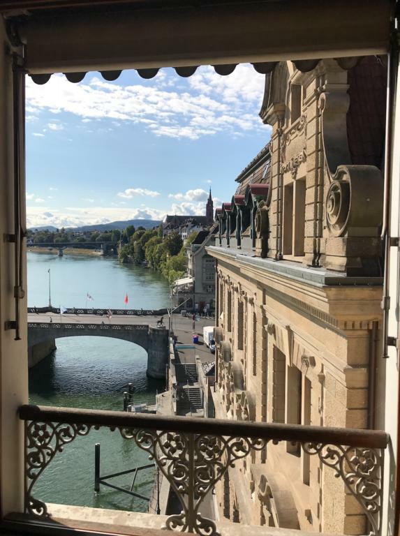 Grand Hotel Les Trois Rois Basilea Exterior foto