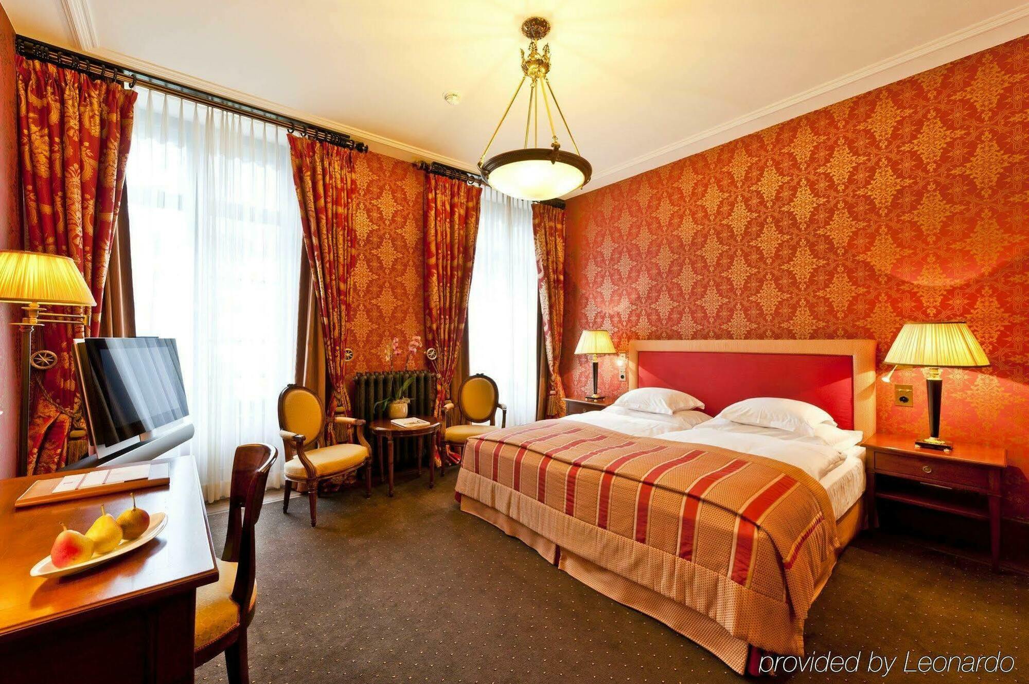 Grand Hotel Les Trois Rois Basilea Habitación foto