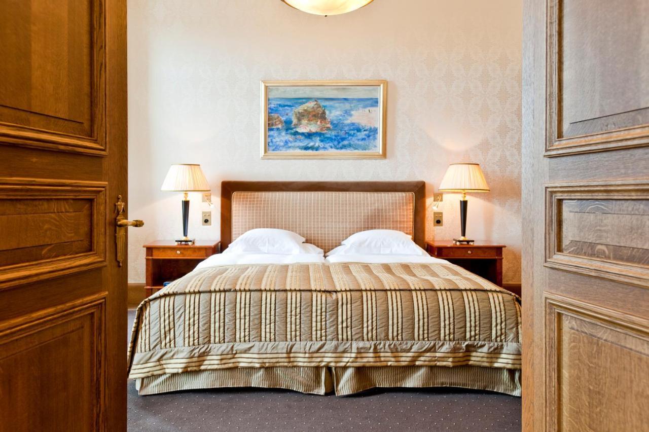 Grand Hotel Les Trois Rois Basilea Habitación foto